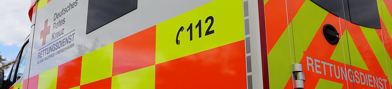 Schriftzug 112 auf Seite eines RTW
