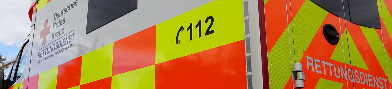 Schriftzug 112 auf Seite eines RTW