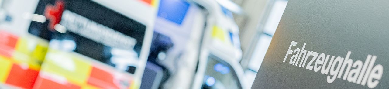 Blick in die Fahrzeughalle